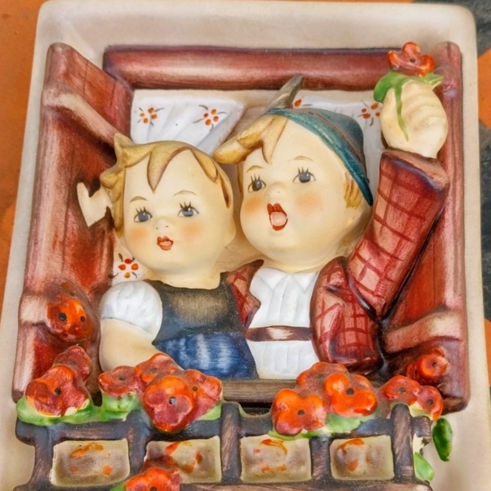 Vintage Hummel Wall Plaque "Vacation Time" #142